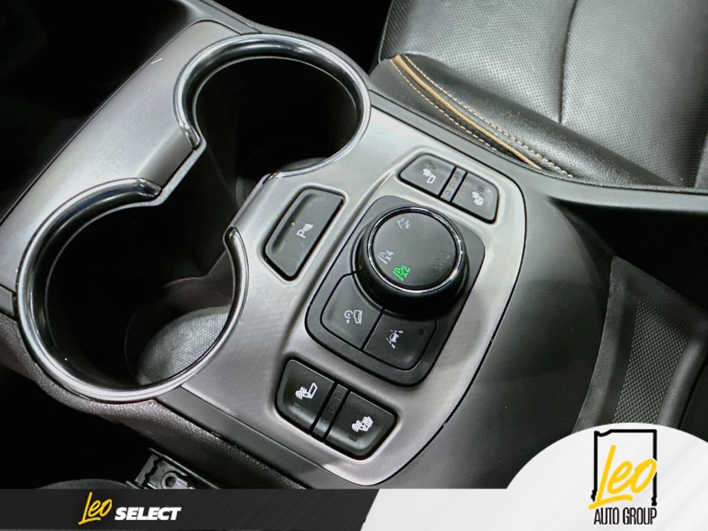 Used 2024 GMC Terrain AT4 w/ Tech Package AWD/4WD image 22