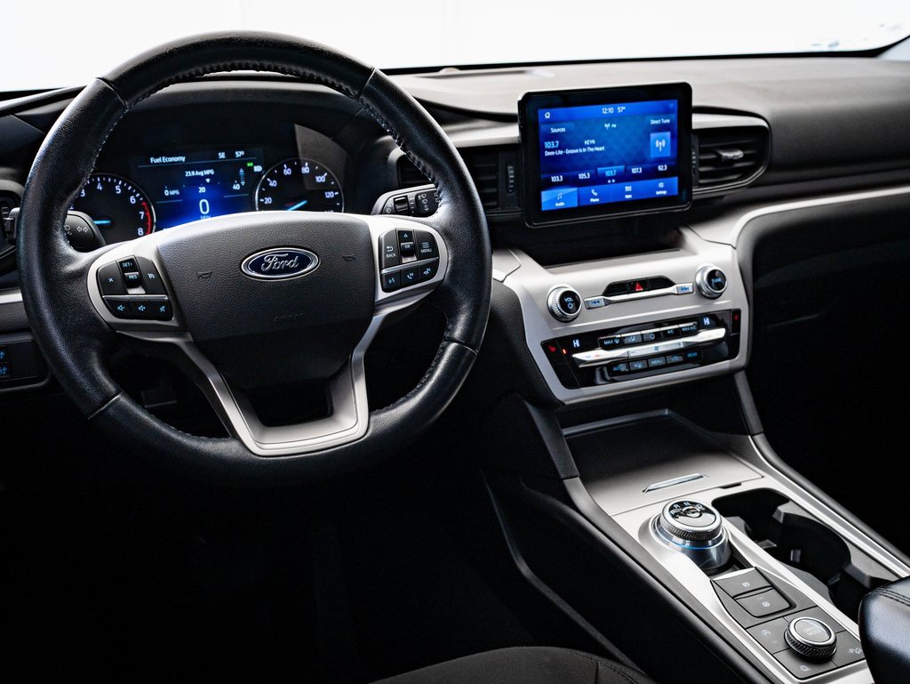 Used 2021 Ford Explorer XLT image 4