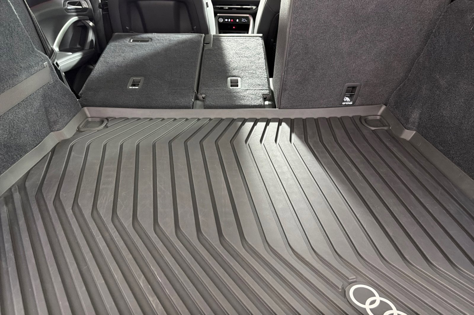 Used 2025 Audi Q5 Premium w/ Convenience Package image 14