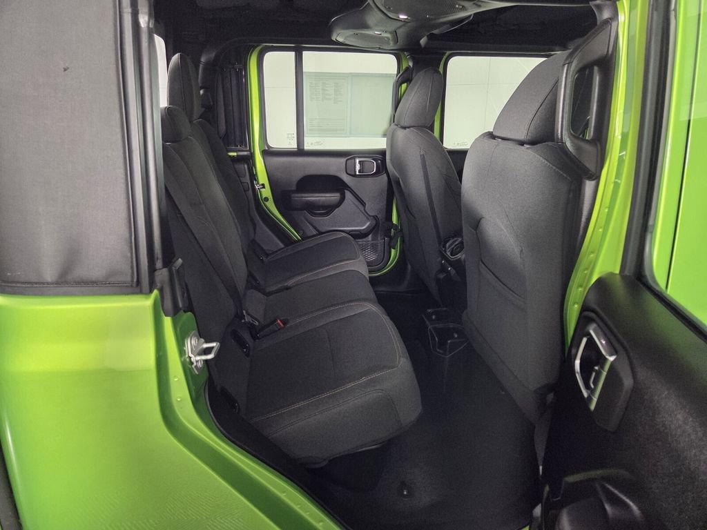 Certified 2025 Jeep Gladiator Sport image 30