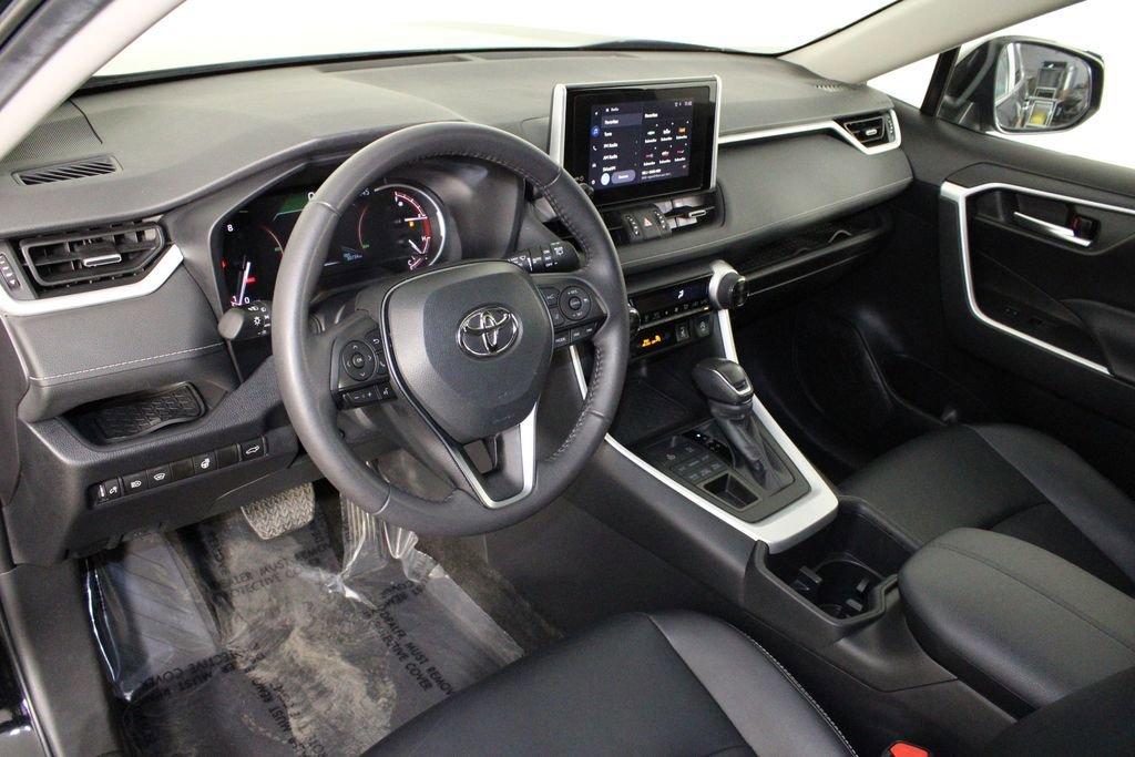 Used 2023 Toyota RAV4 XLE Premium image 22