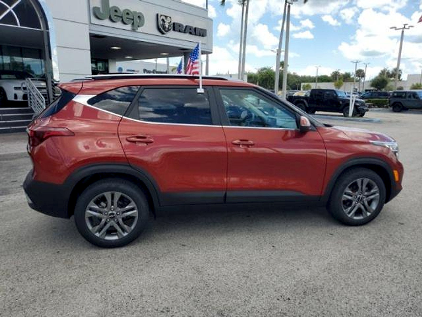 Used 2023 Kia Seltos S FWD image 8