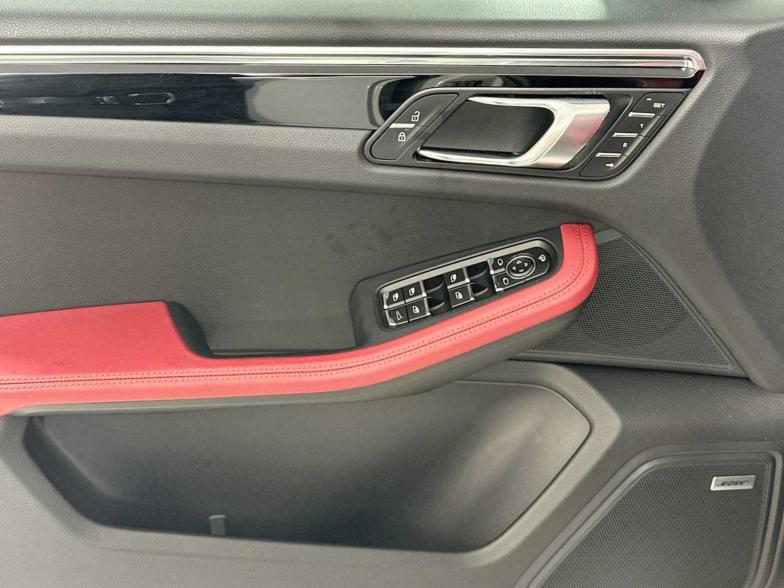 Certified 2026 Porsche Macan AWD/4WD image 11