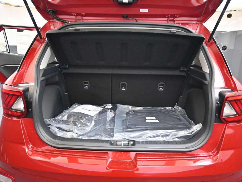 New 2026 Hyundai Venue SEL image 17