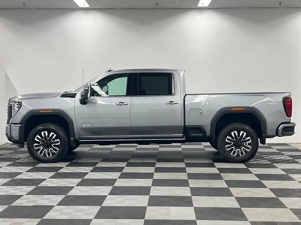Used 2026 GMC Sierra 2500 Denali Ultimate w/ LPO, GMC Protection Package AWD/4WD image 4