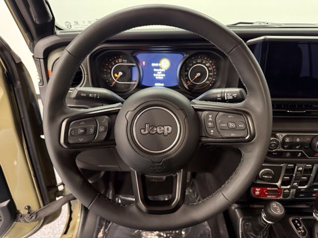 Used 2025 Jeep Gladiator Mojave w/ Convenience Group AWD/4WD image 18