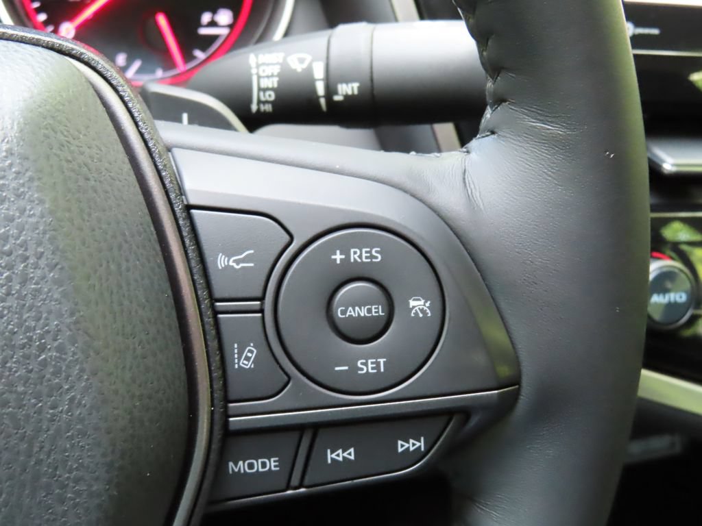 Used 2021 Toyota Camry XSE FWD image 16