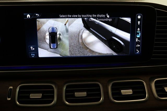 Used 2024 Mercedes-Benz GLS 580 4MATIC image 10
