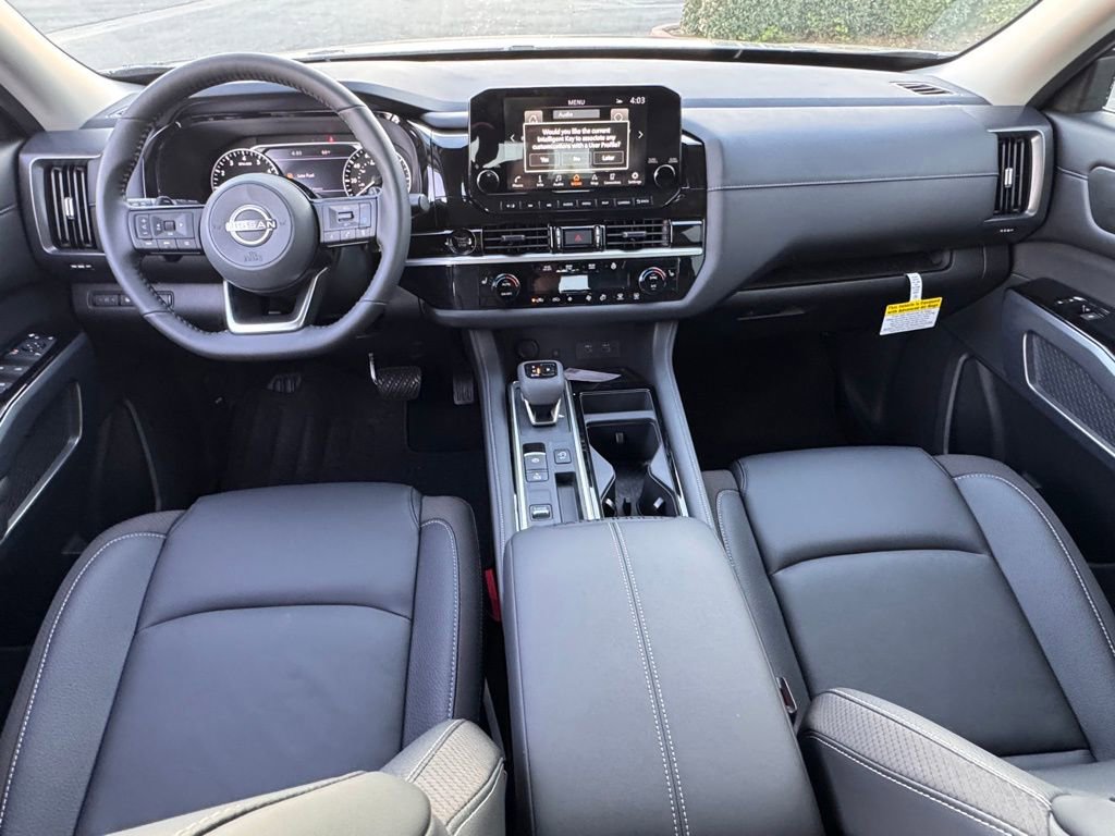 New 2025 Nissan Pathfinder SL image 11
