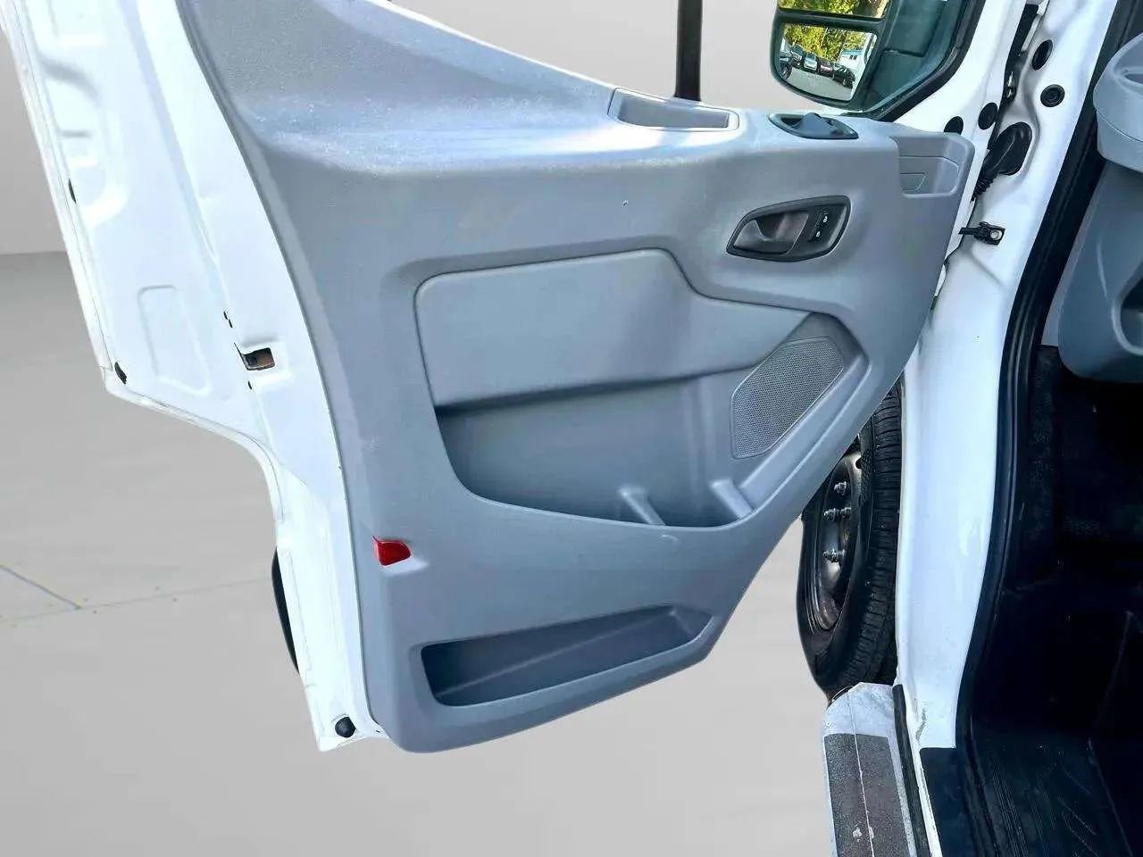 Used 2019 Ford Transit 250 130 Low Roof w/ Exterior Upgrade Package image 19