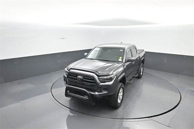 Used 2018 Toyota Tacoma SR image 26