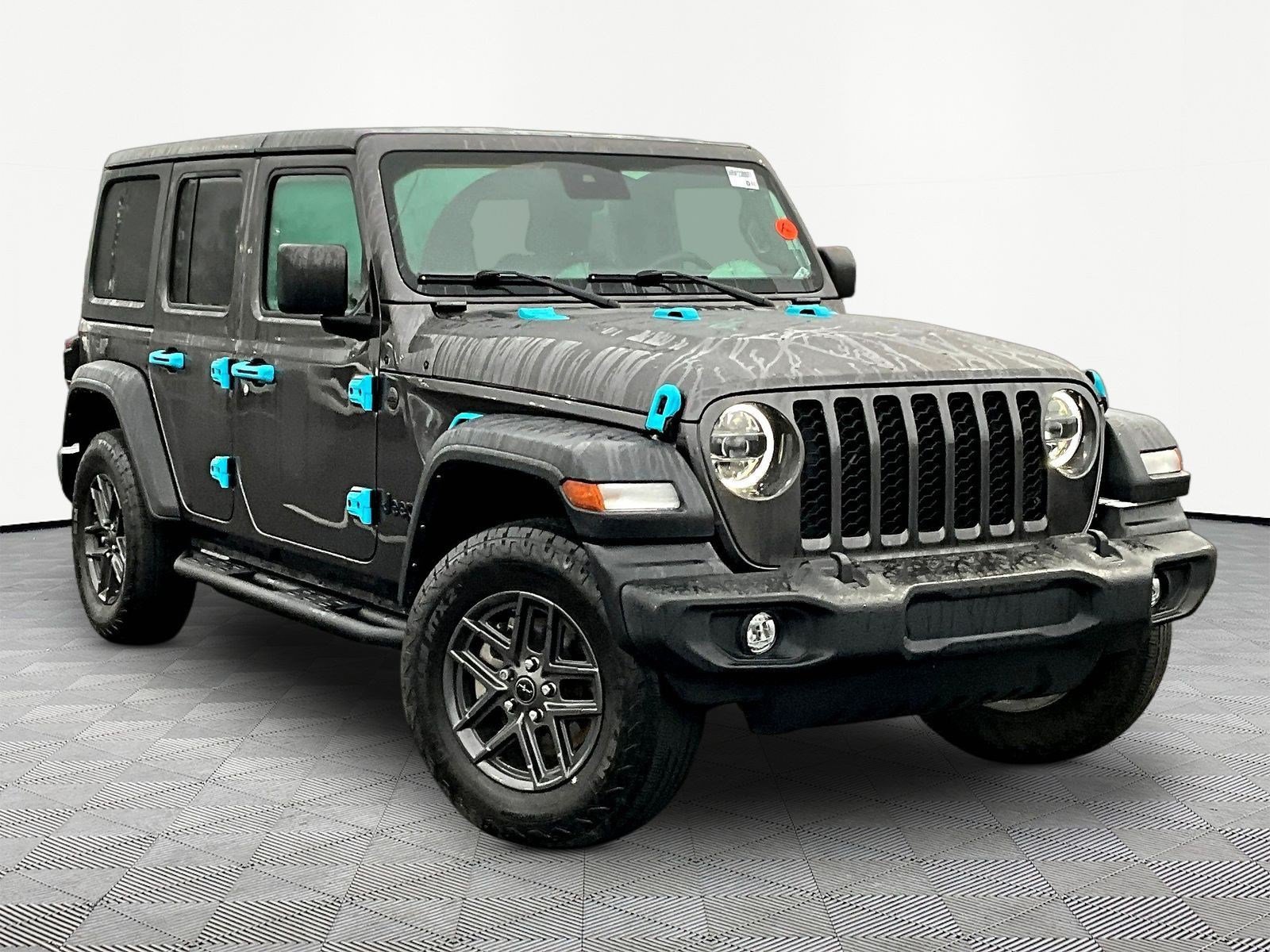 Used 2024 Jeep Wrangler Unlimited Sport AWD/4WD image 3