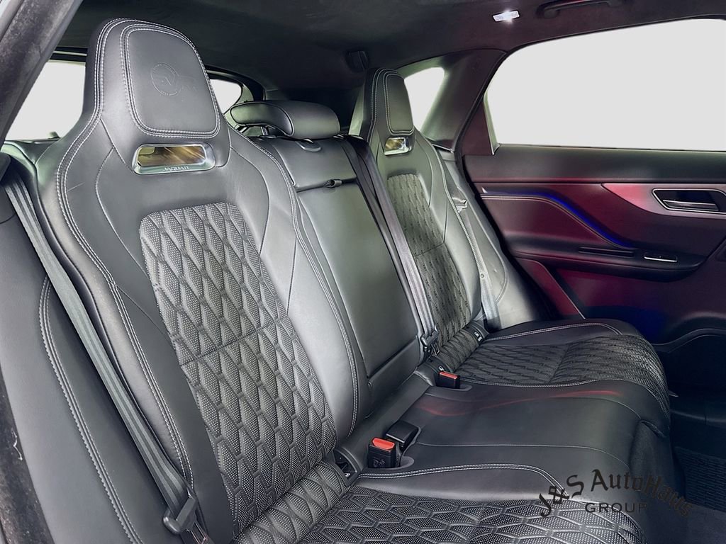 Used 2020 Jaguar F-PACE SVR image 33