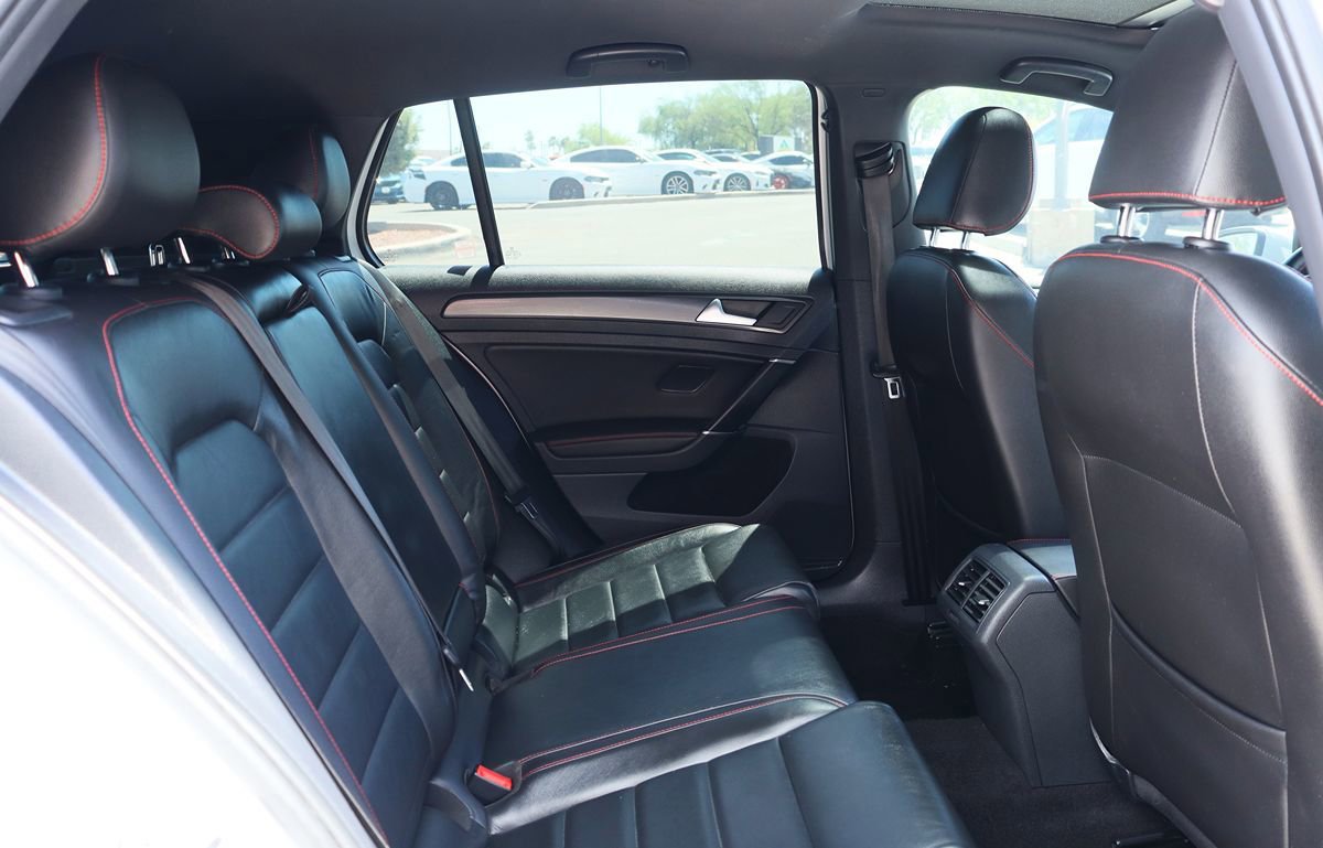 Used 2019 Volkswagen GTI SE w/ SE Experience Package image 27