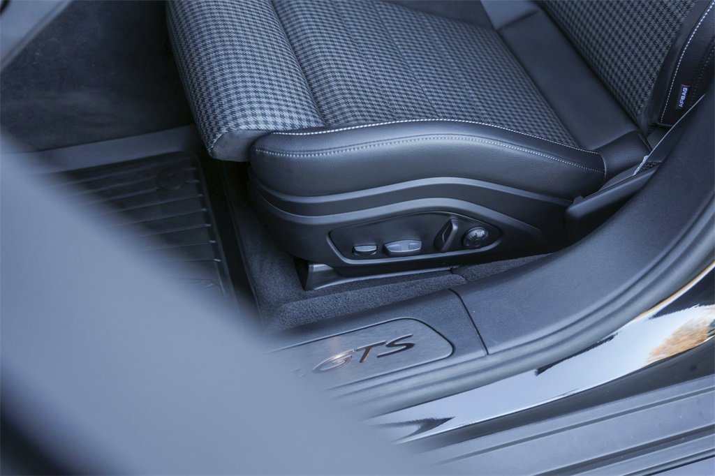 Certified 2025 Porsche Panamera GTS image 16