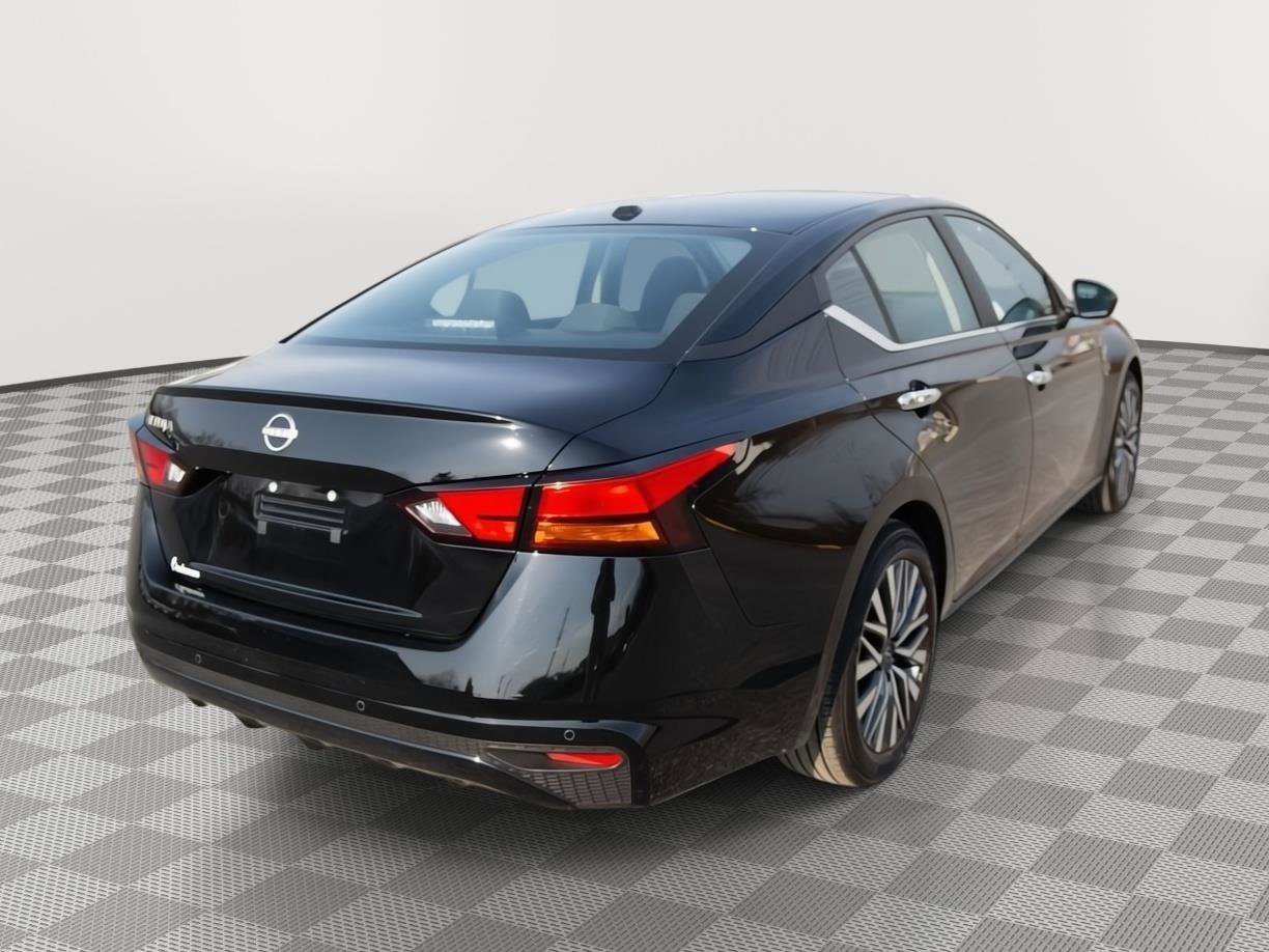Used 2025 Nissan Altima 2.5 SV image 5