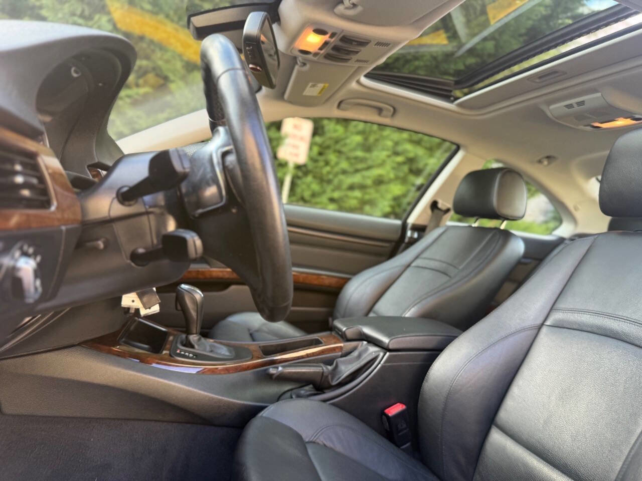 Used 2010 BMW 335i xDrive Coupe image 29