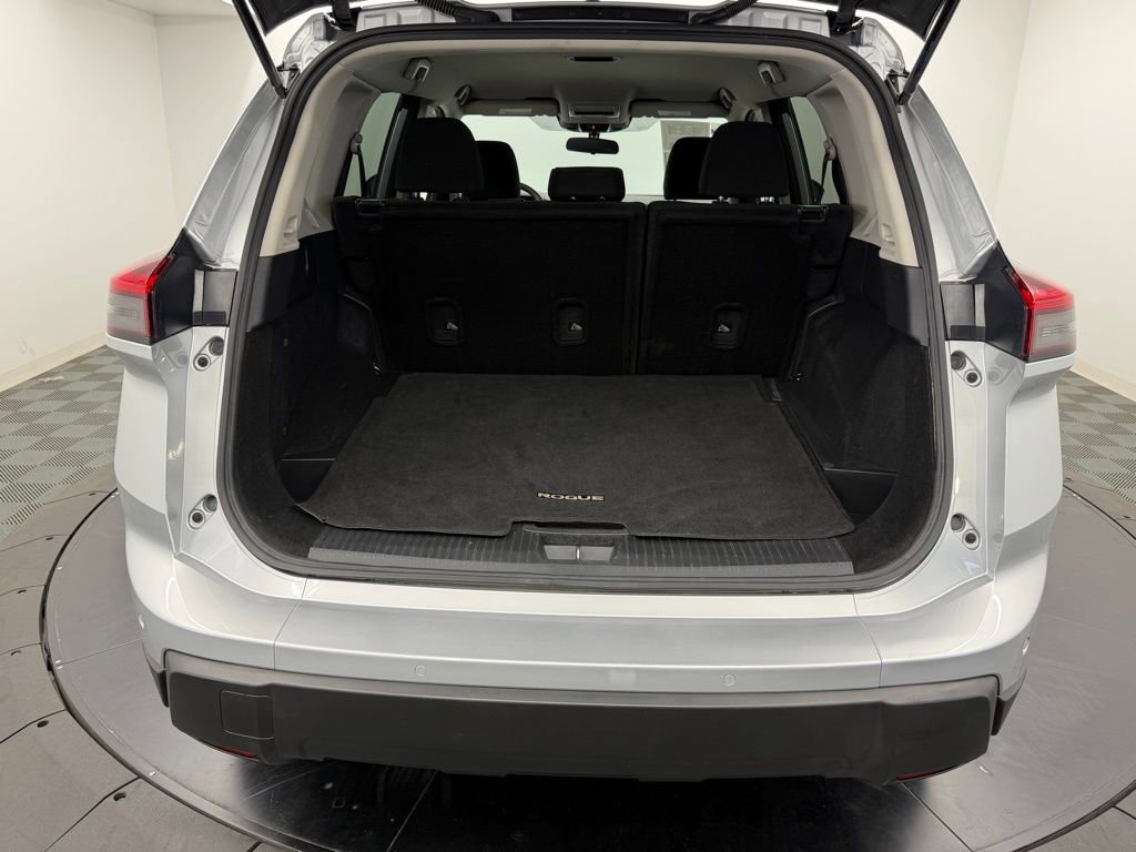 Used 2024 Nissan Rogue S FWD image 15
