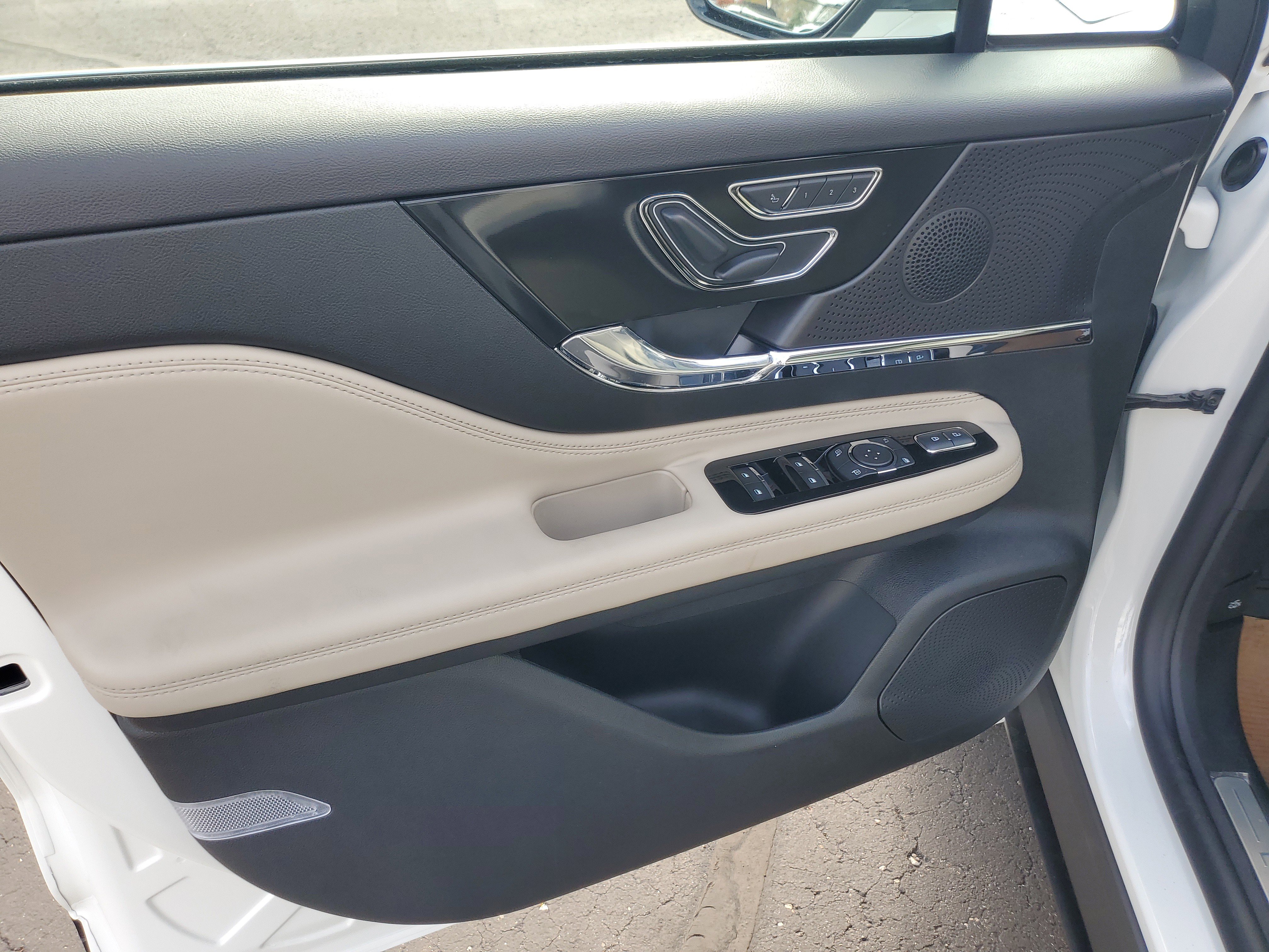 New 2026 Lincoln Corsair Reserve image 8