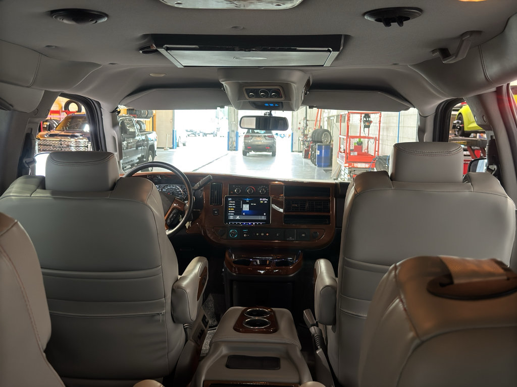 Used 2023 GMC Savana 2500 RWD image 25