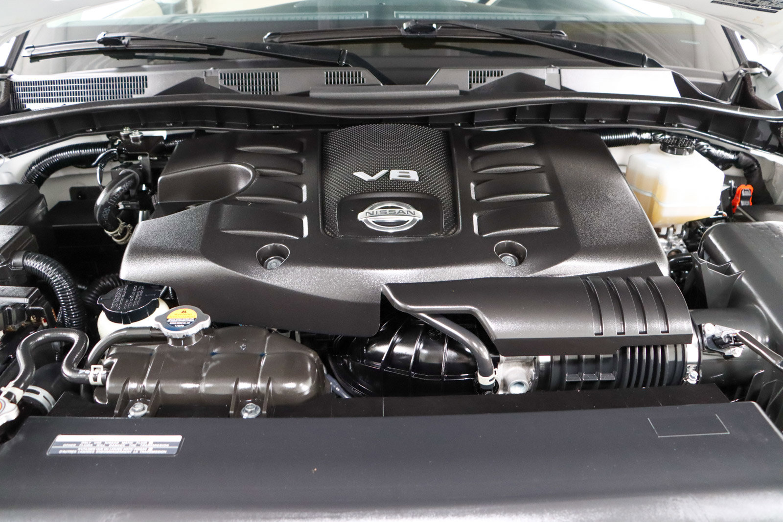 Used 2024 Nissan Armada Platinum w/ Captain's Chairs Package image 38