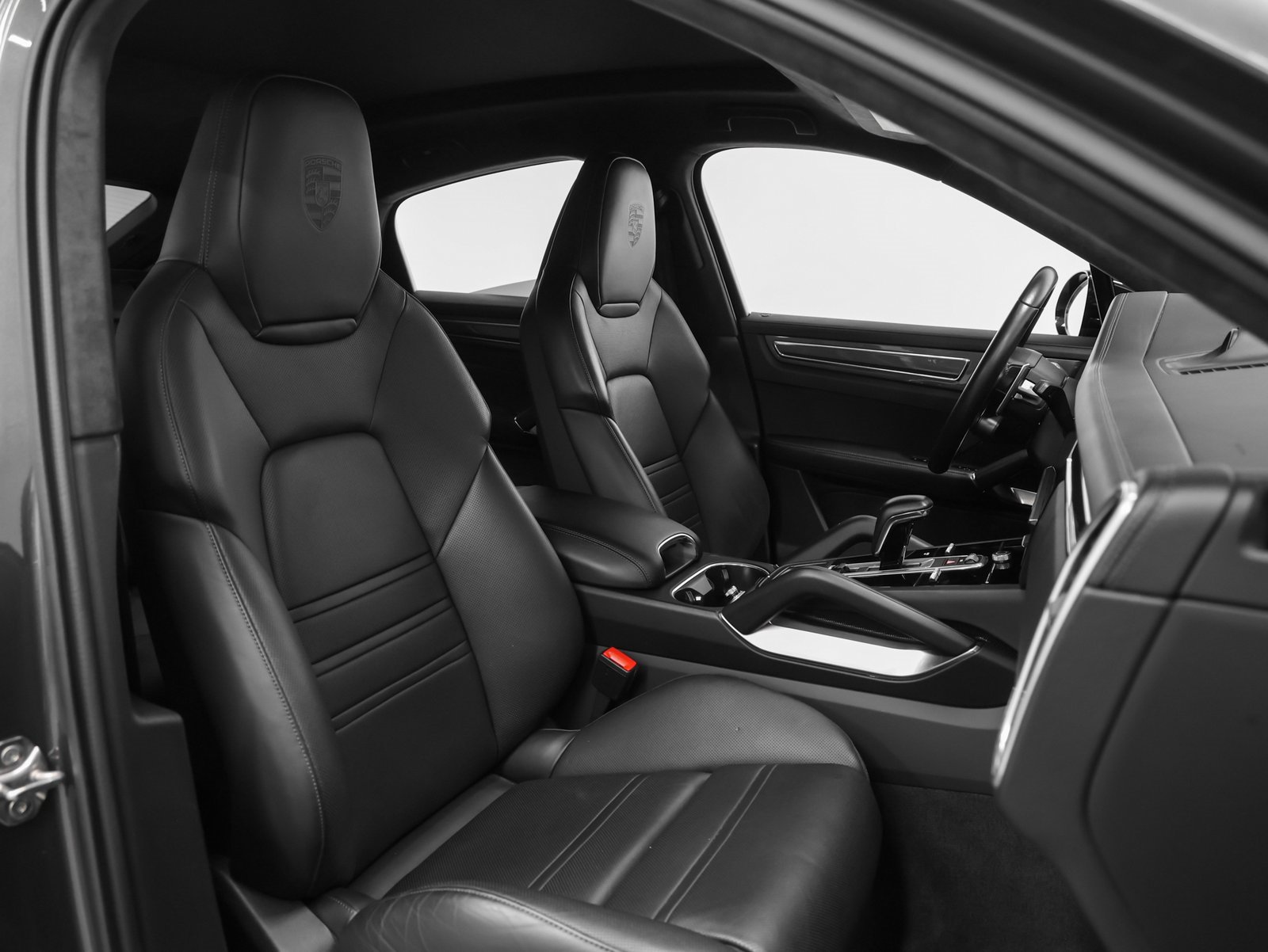 Used 2021 Porsche Cayenne Turbo image 26