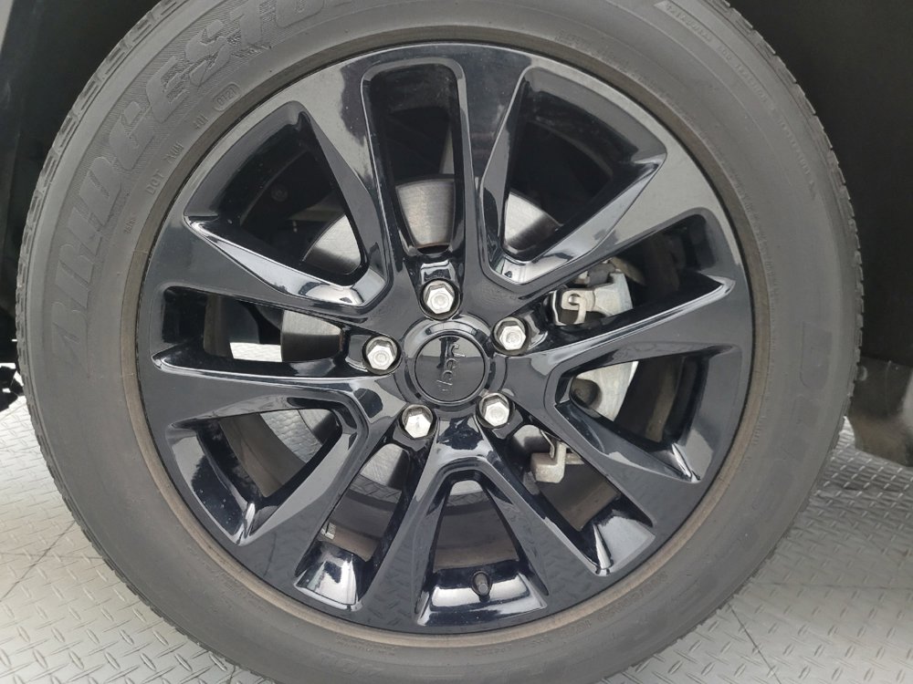 Used 2018 Jeep Grand Cherokee Altitude RWD image 31