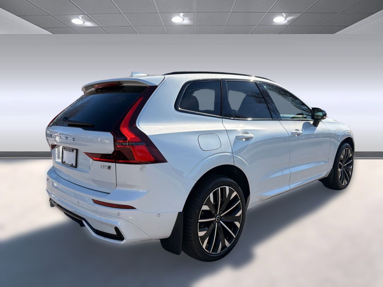 New 2026 Volvo XC60 B5 Ultra w/ Climate Package image 9