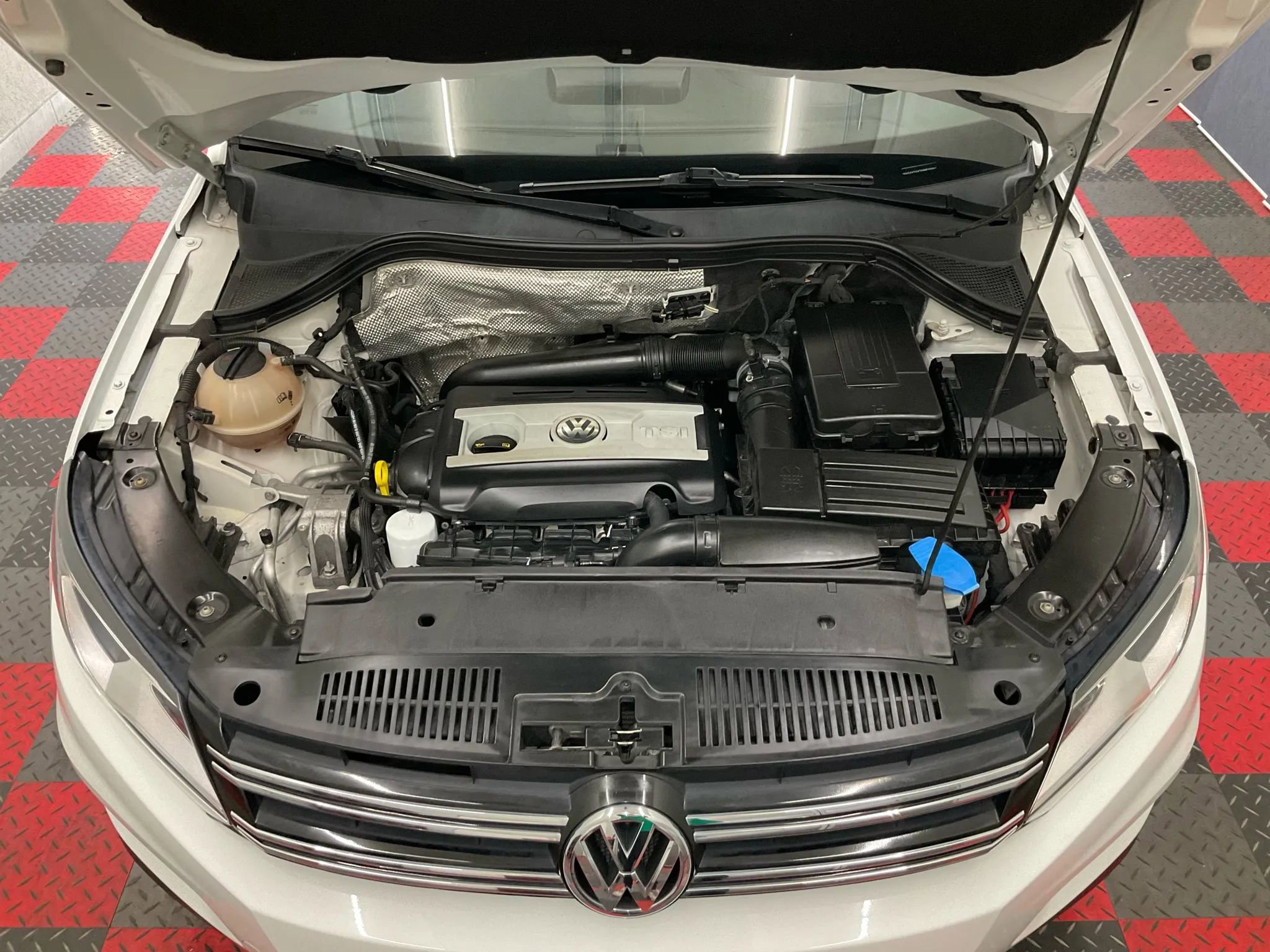Used 2016 Volkswagen Tiguan S FWD image 15