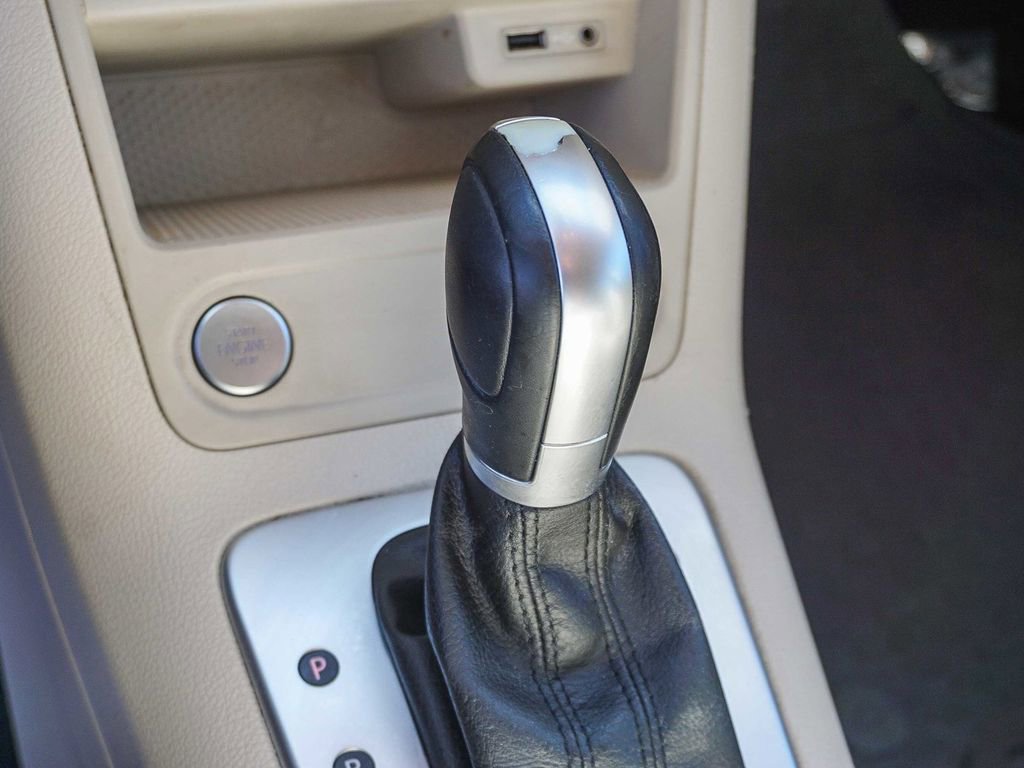 Used 2017 Volkswagen Tiguan S image 22