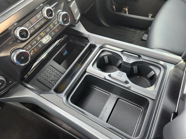 New 2026 Ford F250 Lariat w/ Black Appearance Package image 15