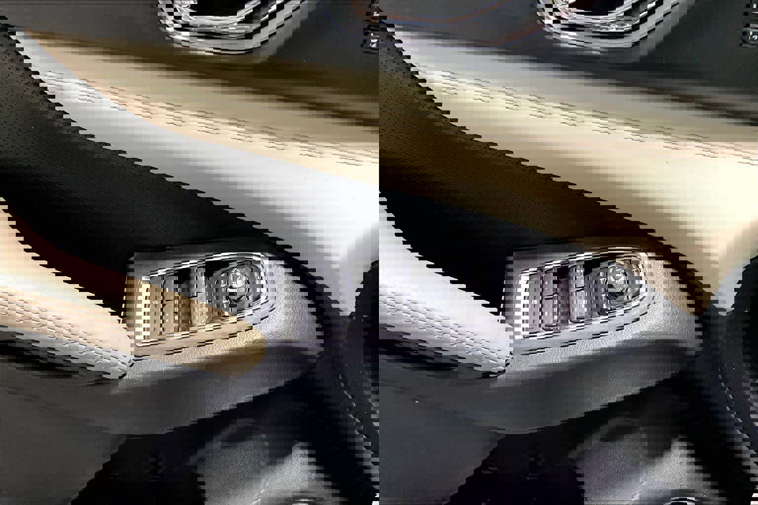 Used 2023 Subaru Ascent Limited w/ Technology Package AWD/4WD image 34