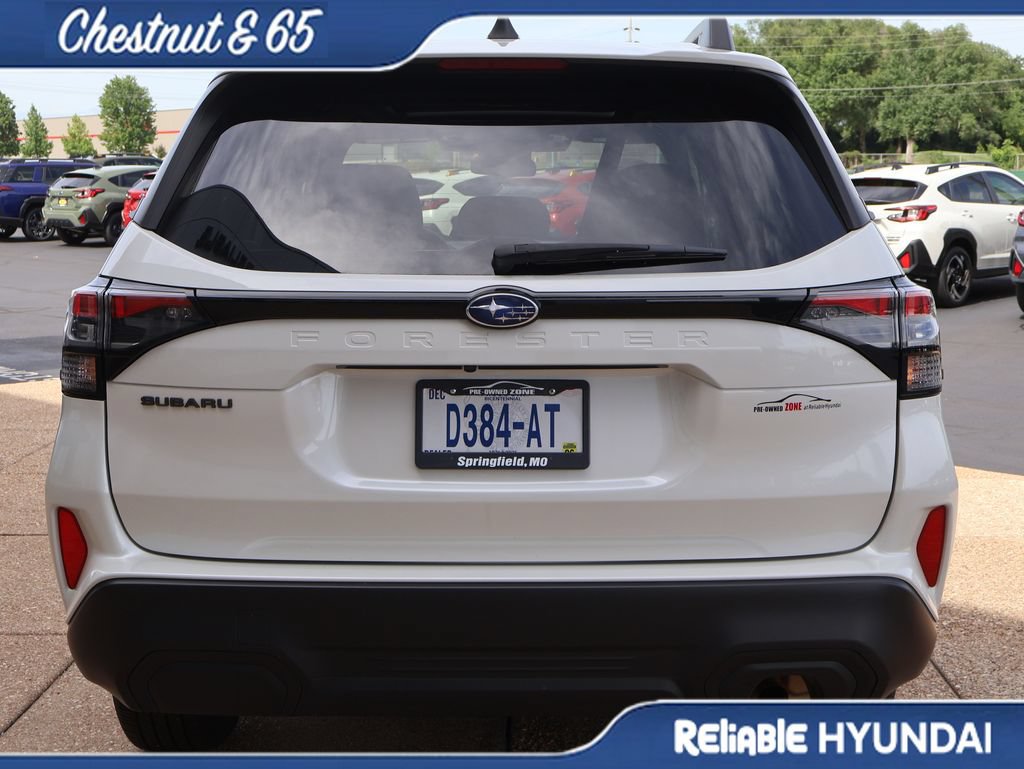 Used 2025 Subaru Forester Premium AWD/4WD image 5