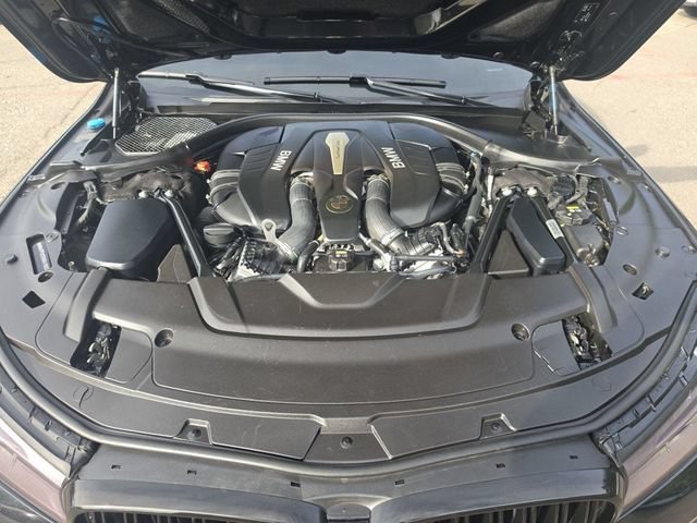 Used 2016 BMW 750i xDrive AWD/4WD image 24