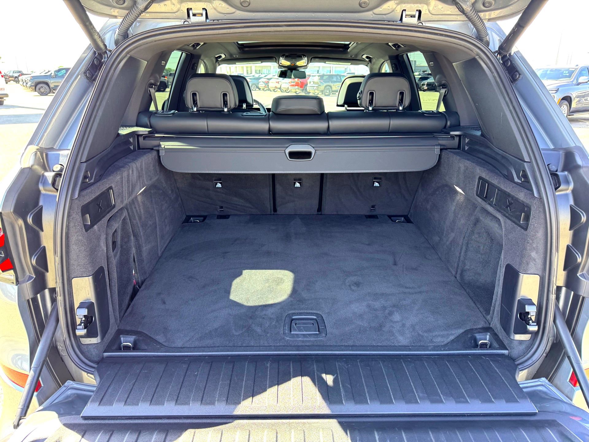 Used 2026 BMW X5 sDrive40i image 9