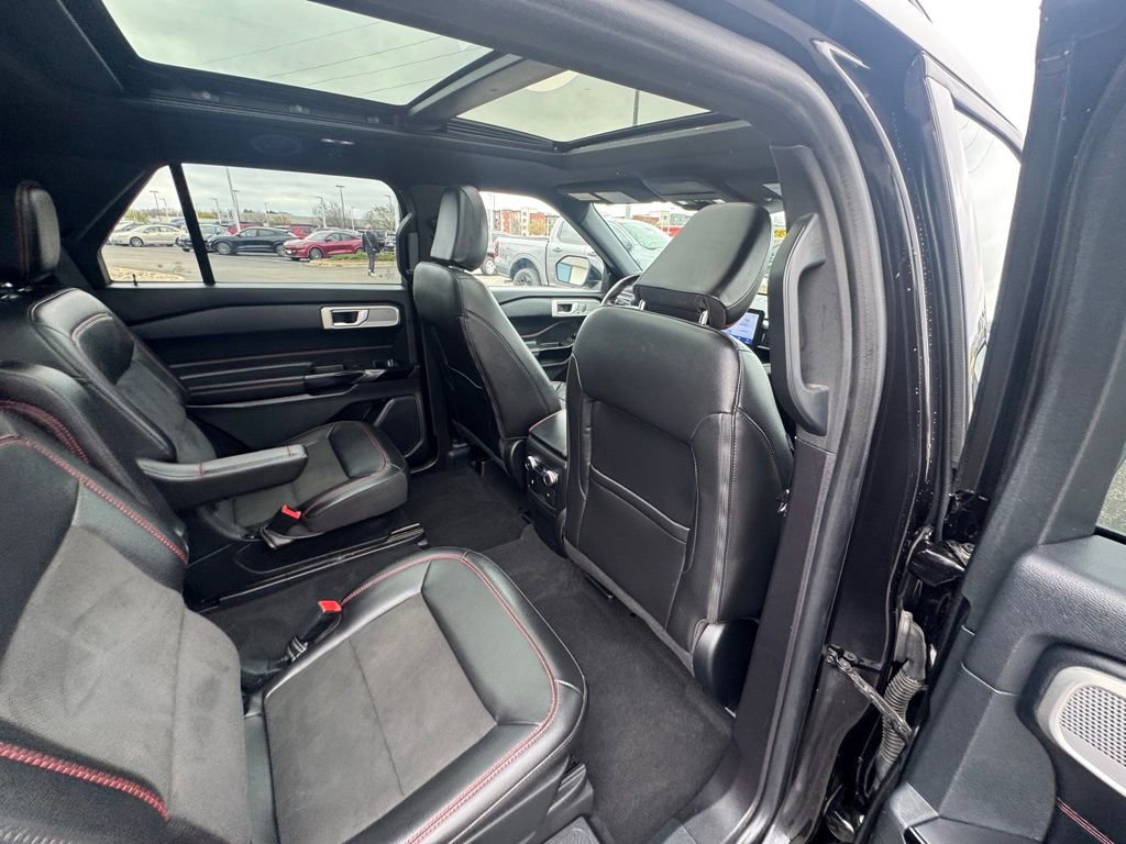 Used 2022 Ford Explorer ST-Line w/ Class IV Trailer Tow Package image 13