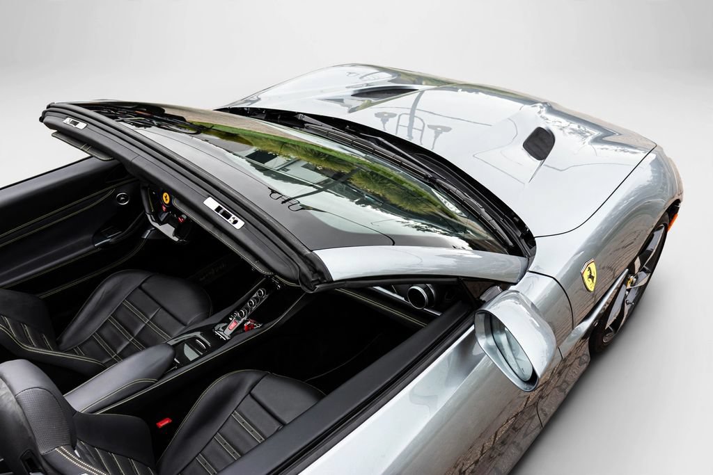 Certified 2022 Ferrari Portofino M RWD image 18