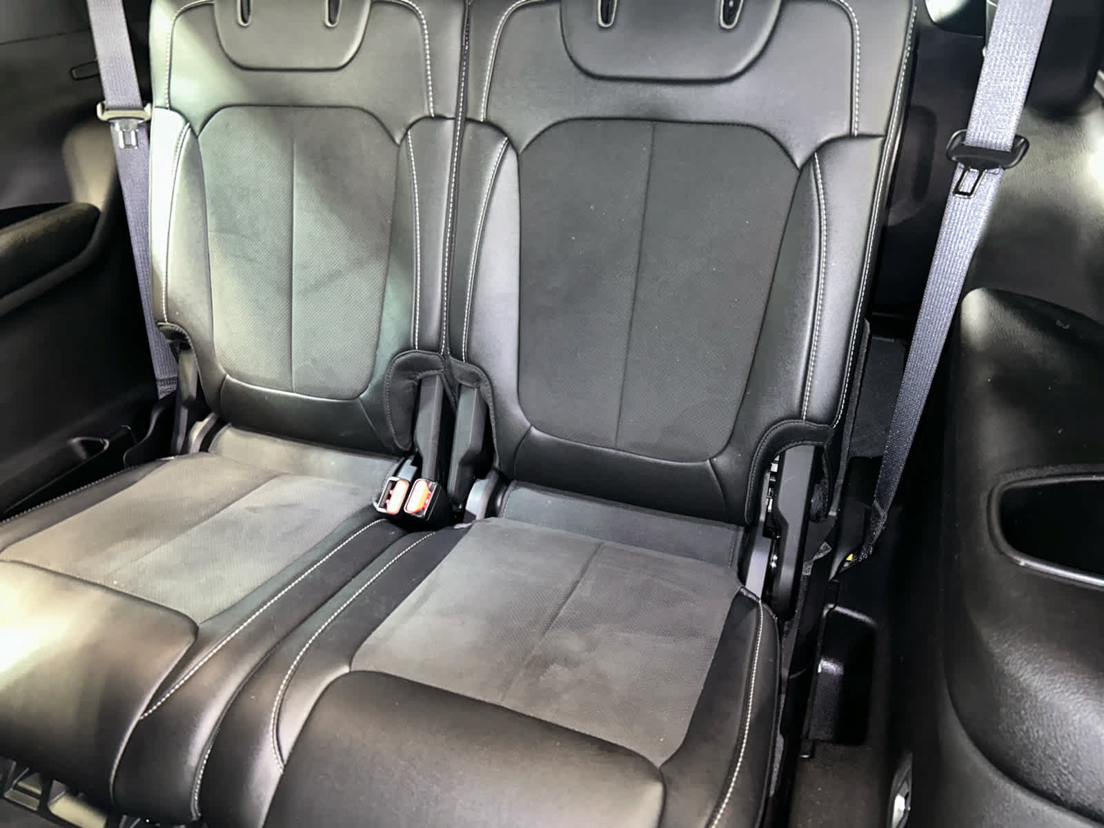 Used 2024 Jeep Grand Cherokee L Altitude AWD/4WD image 26