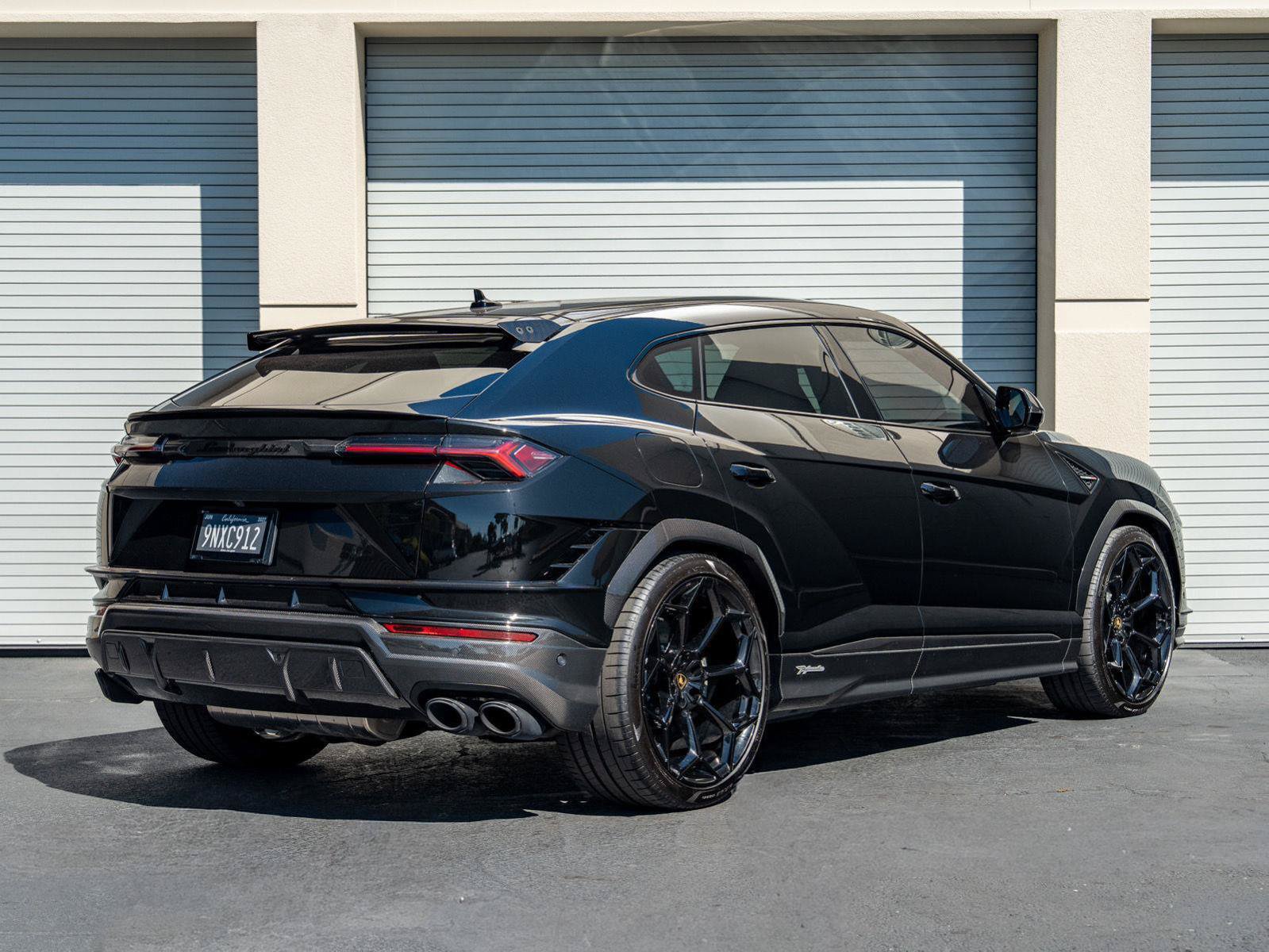 Used 2024 Lamborghini Urus Performante AWD/4WD image 6
