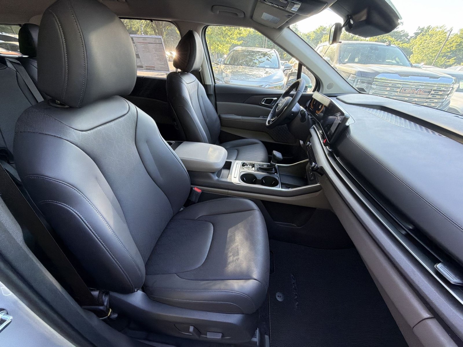 New 2026 Kia Carnival EX FWD image 26