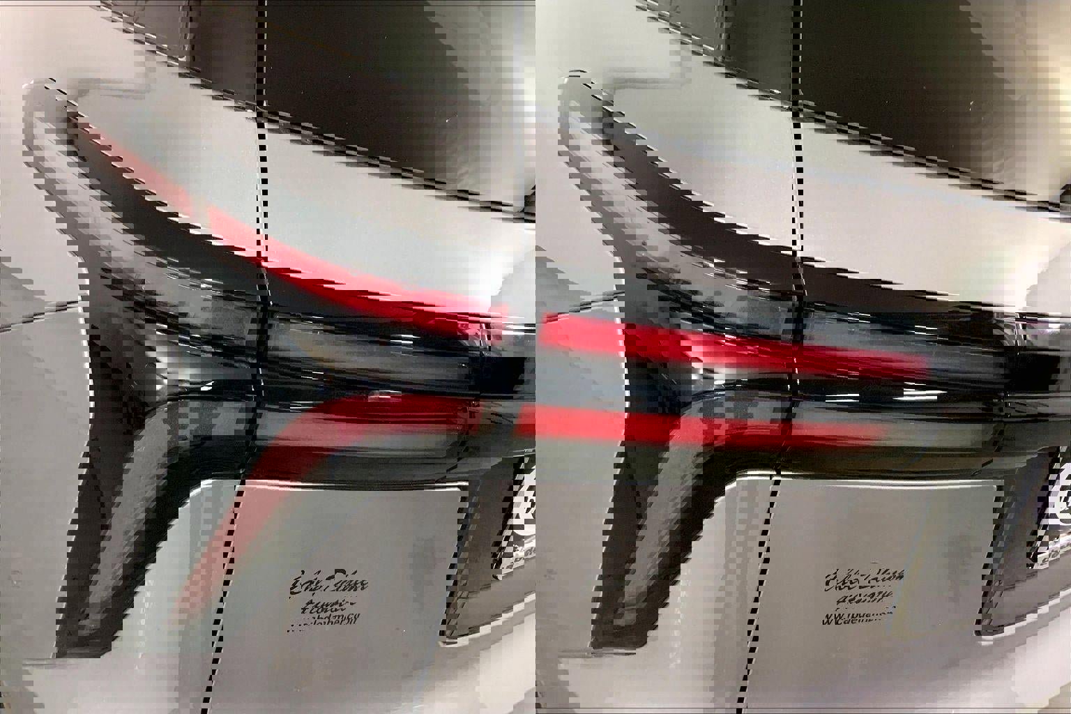 Used 2024 Chevrolet Traverse LT image 28