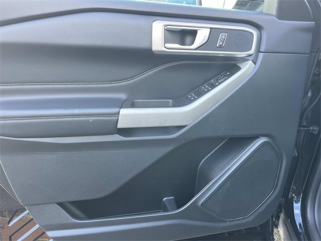 Used 2023 Ford Explorer XLT image 27