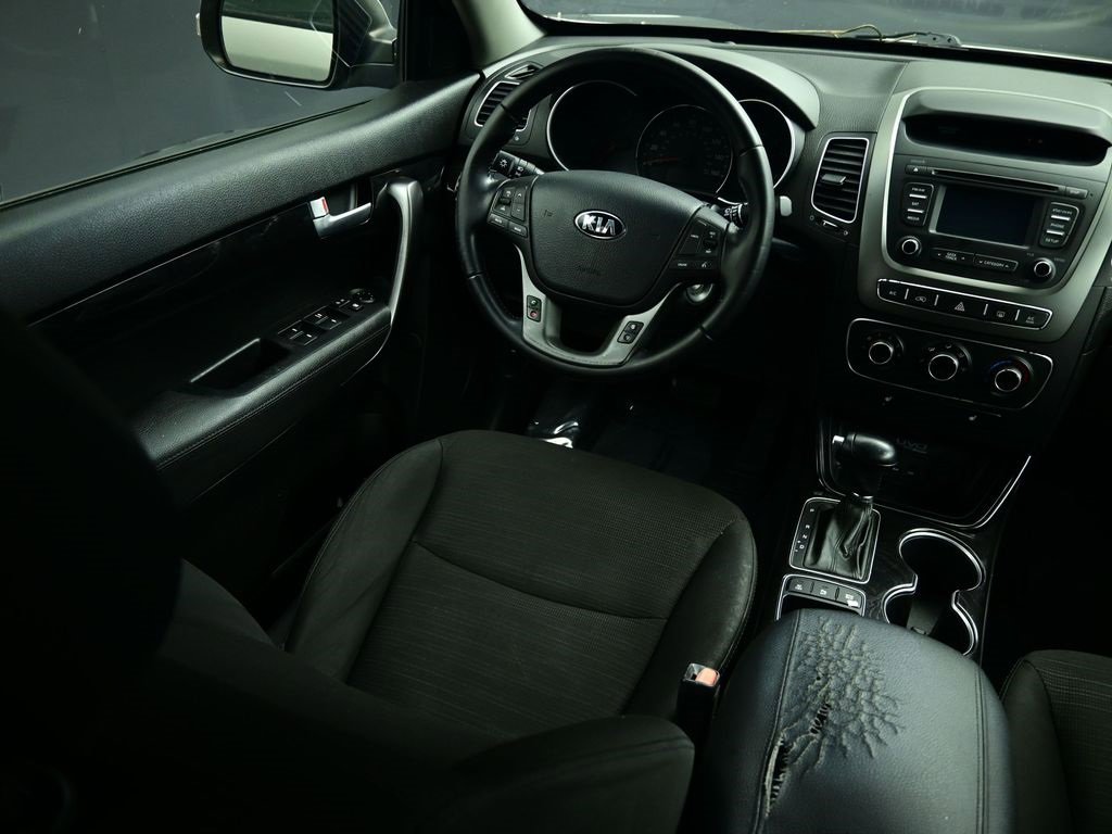 Used 2015 Kia Sorento LX image 15