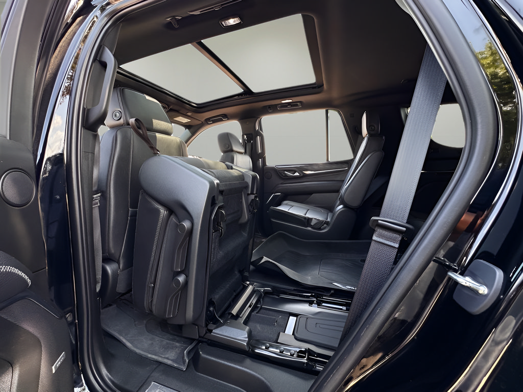 Used 2023 GMC Yukon Denali w/ LPO, Floor Liner Package AWD/4WD image 19