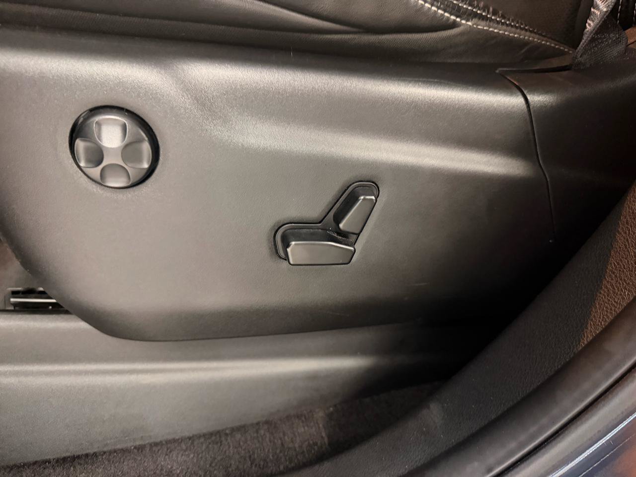 Used 2017 Jeep Grand Cherokee SRT AWD/4WD image 29