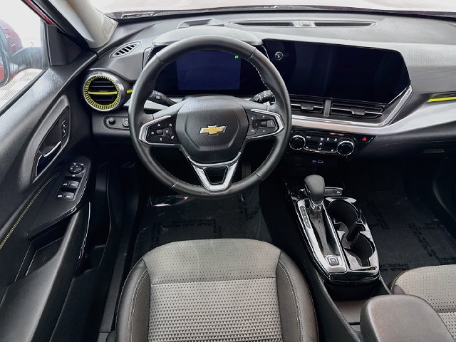 Used 2026 Chevrolet Trax LT w/ Driver Confidence Package FWD image 21