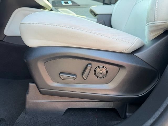 Used 2026 Ford Explorer Platinum w/ LUX Leather Package AWD/4WD image 12
