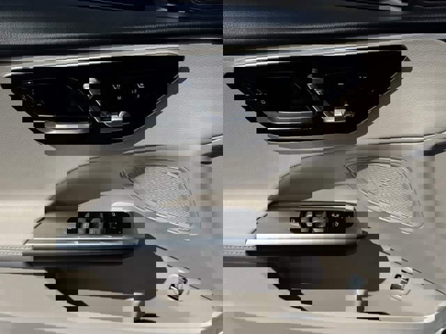 New 2025 Mercedes-Benz C 300 Sedan image 9