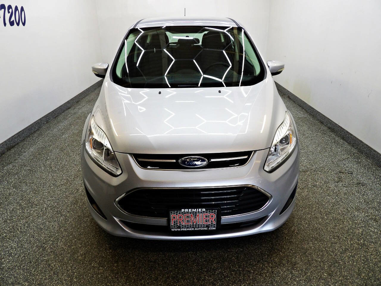 Used 2017 Ford C-MAX SE FWD image 2
