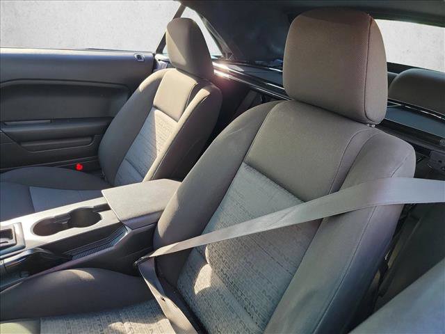 Used 2007 Ford Mustang Deluxe image 13